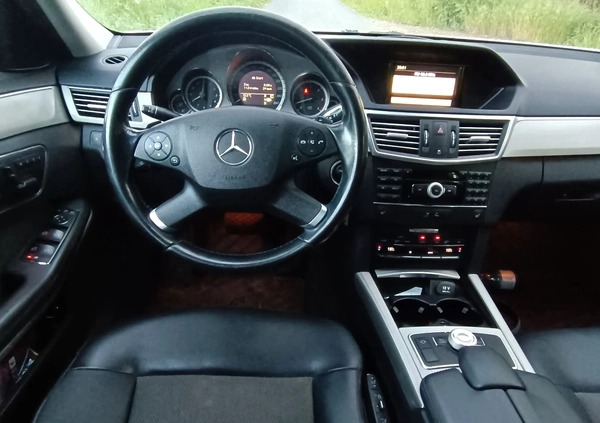 Mercedes-Benz Klasa E cena 42000 przebieg: 293000, rok produkcji 2009 z Chojna małe 106
